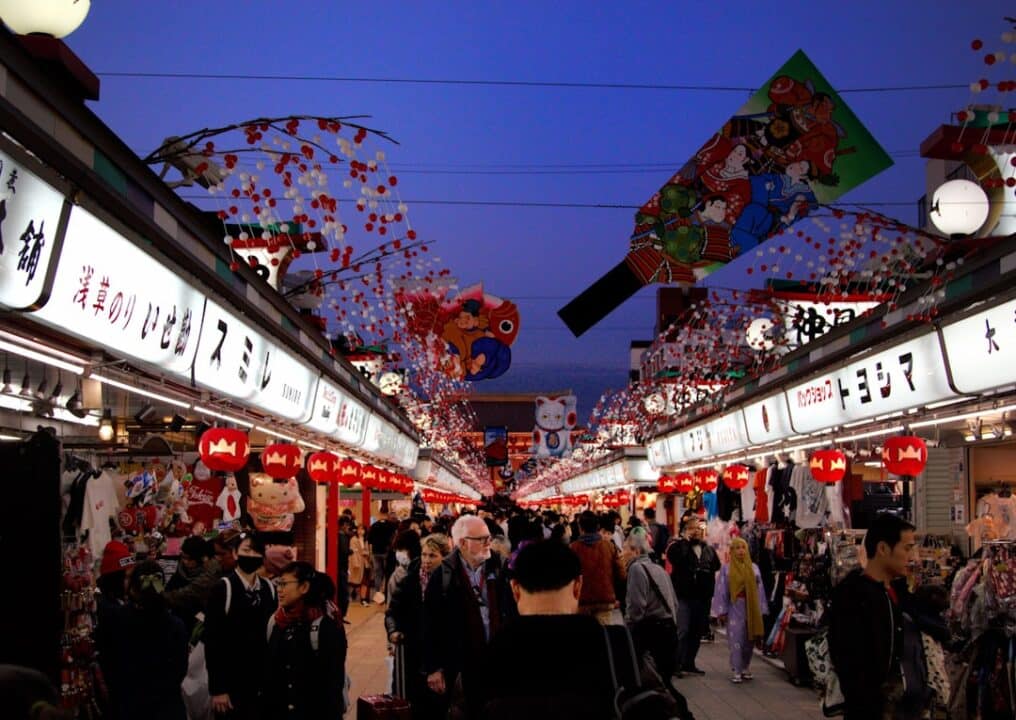 découvrez le japon, un pays fascinant alliant tradition et modernité. explorez ses paysages époustouflants, sa cuisine délicieuse et sa culture riche. partez à l'aventure à travers tokyo, kyoto et bien d'autres merveilles japonaises.